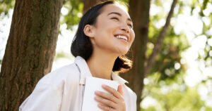 Tư duy kiếm tiền mà người trẻ hay bỏ lỡ: Những bài học không ai dạy nhưng ai cũng phải trả giá