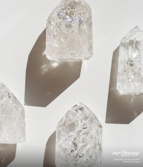 Tinh thể thạch anh trắng
