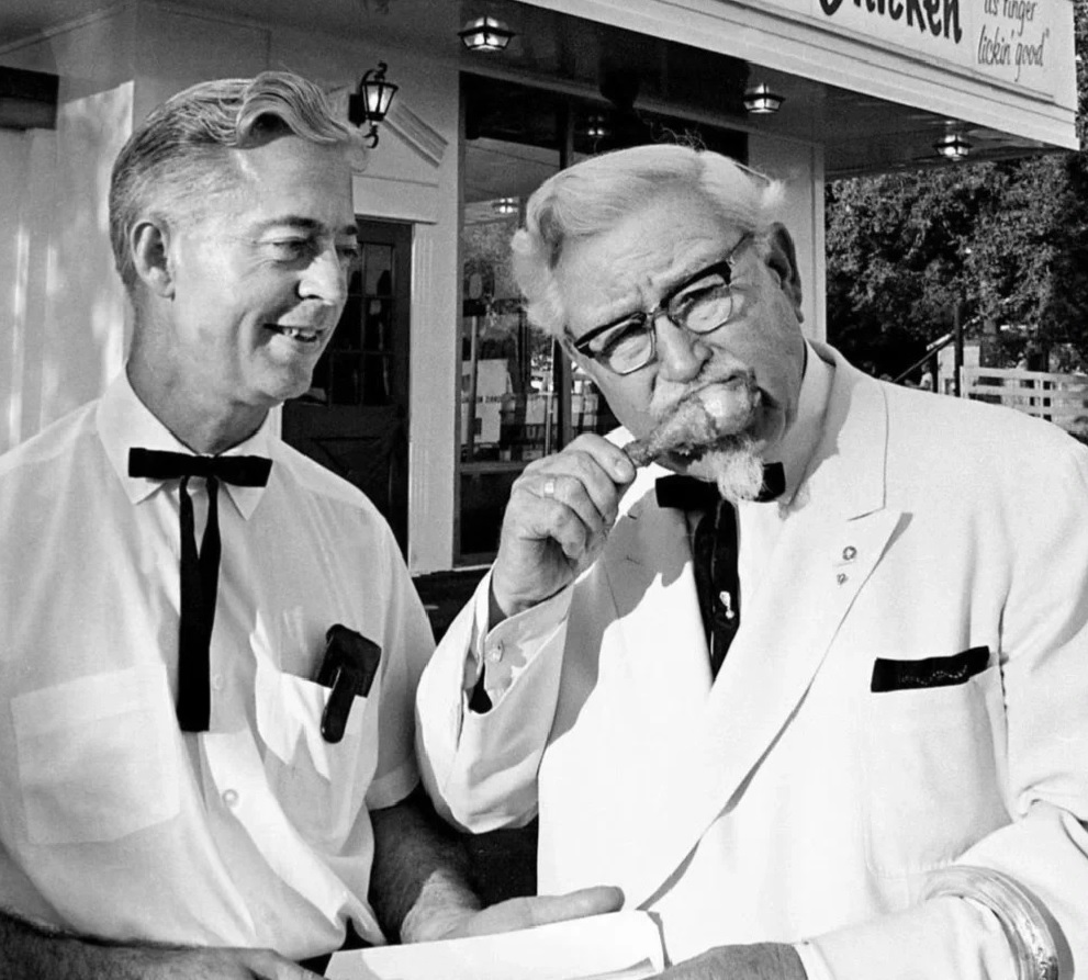 cau-chuyen-khoi-nghiep-cua-dai-ta-sanders-tai-kfc-2