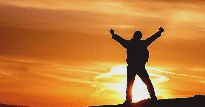 Hình ảnh chiêm nghiệm cuộc sống vượt qua thất bại và đứng lên mạnh mẽ