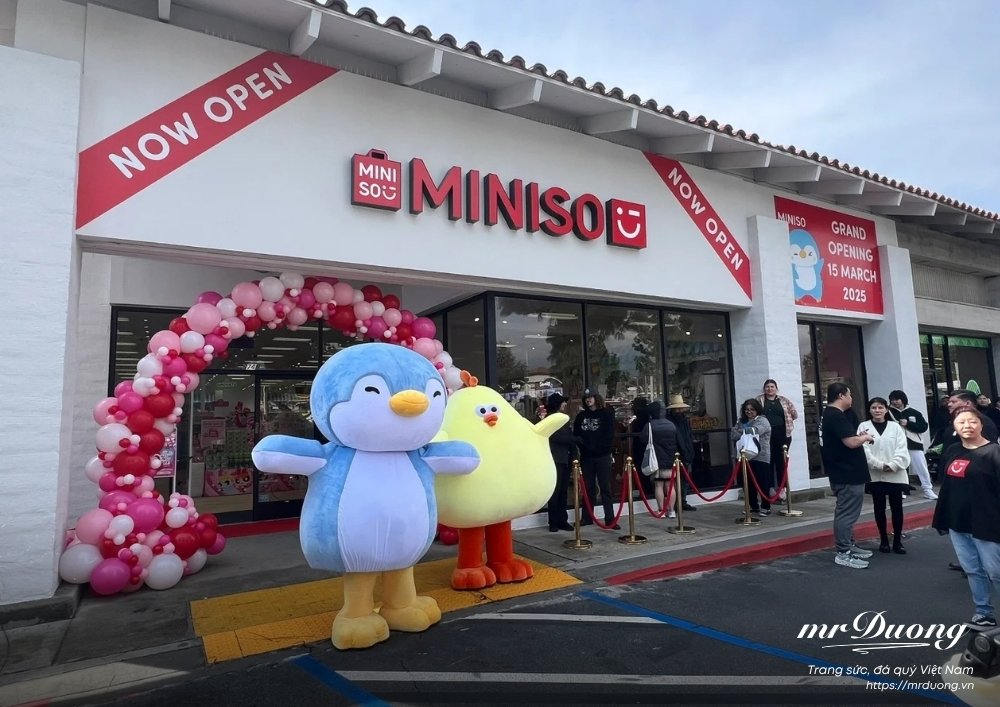 mat-ma-khoi-nghiep-miniso-p1-4