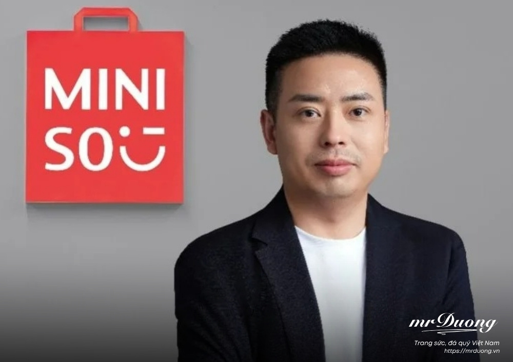 mat-ma-khoi-nghiep-miniso-p1