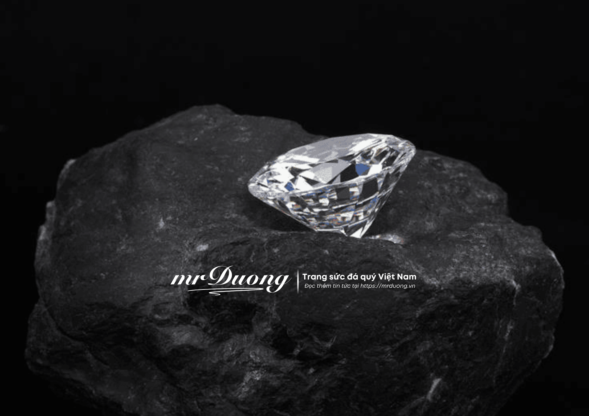 Đá Moissanite là gì? Nguồn gốc, đặc tính và sự khác biệt so với kim cương