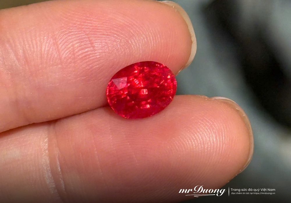 Vì sao đá quý được hình thành trong tự nhiên, điều gì khiến chúng hiếm và đắt đỏ? Giải mã quá trình địa chất, giá trị khoa học và văn hóa của đá quý.