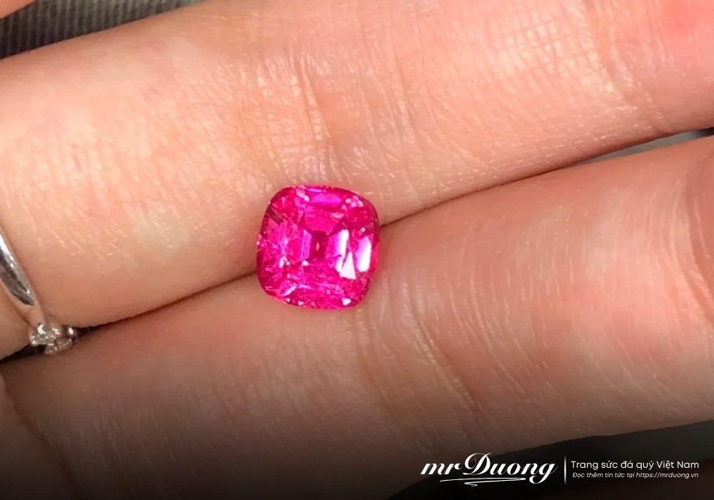 khoa-hoc-da-quy-4-loai-spinel-noi-tieng-quy-hiem-bac-nhat-the-gioi-spinel-hong-nong