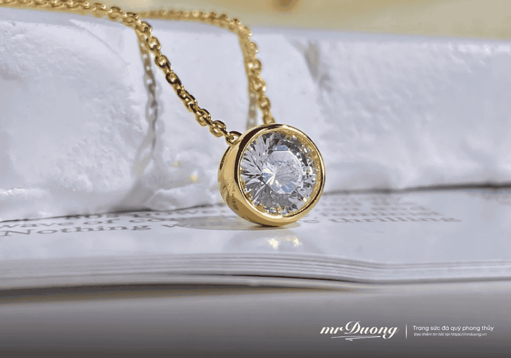 hoa-hoc-da-quy-da-zircon-vien-da-chung-kien-mot-manh-lich-su-cua-vu-tru