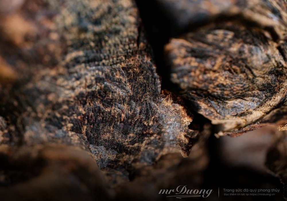 boc-phot-tram-huong-rat-khan-hiem-nhung-van-duoc-ban-tran-lan-tren-thi-truong-3