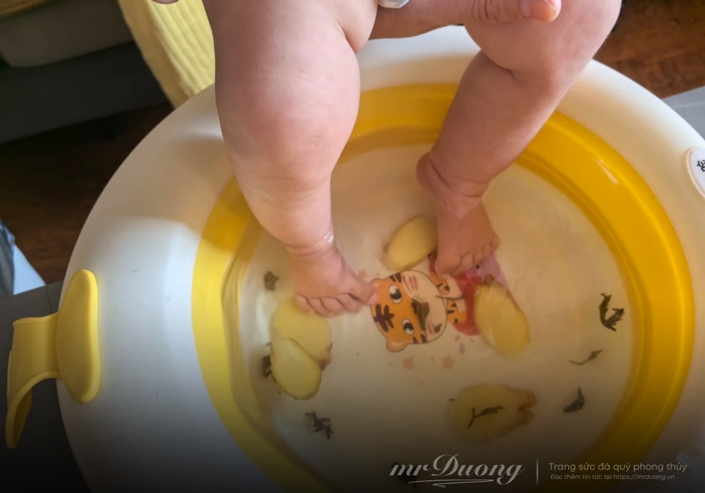 con-nho-khoc-dem-noi-am-anh-cua-nguoi-lam-cha-me-3