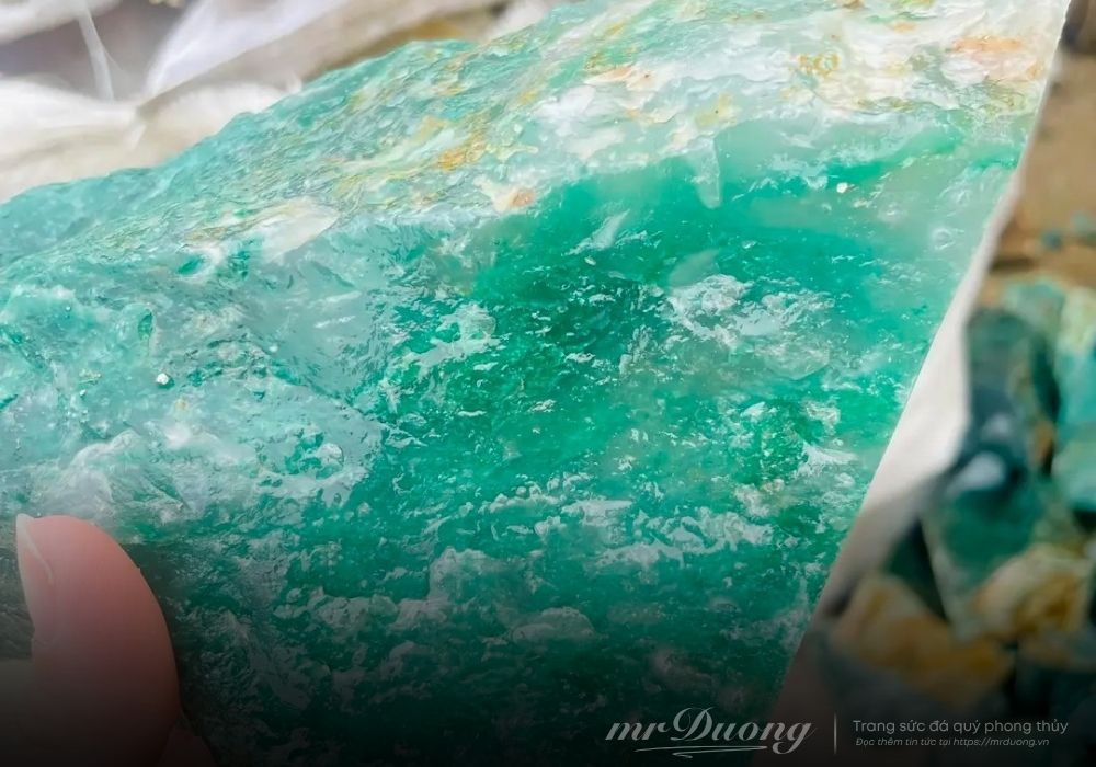 ngoc-bich-chau-phi-dung-de-bi-bip-khi-mua-ngoc-gia-tra-tien-that-7