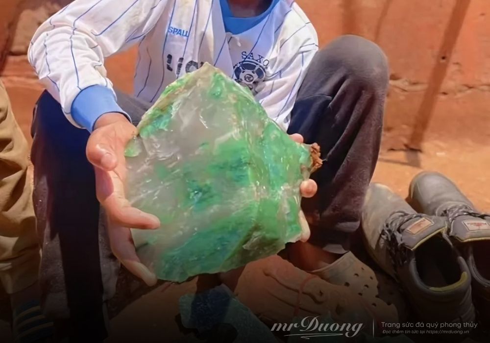 ngoc-bich-chau-phi-dung-de-bi-bip-khi-mua-ngoc-gia-tra-tien-that