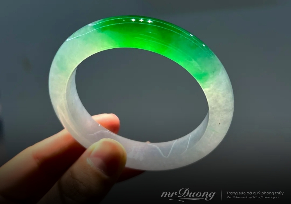 khoa-hoc-da-quy-ky-su-toan-tap-ve-ngoc-phi-thuy-ngoc-bich-cam-thach-3