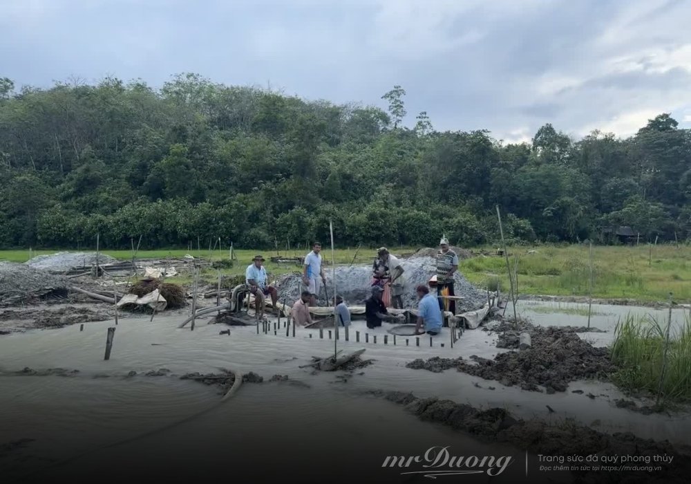 kham-pha-cac-mo-da-quy-cua-sri-lanka-cau-chuyen-dang-sau-nhung-vien-da-quy-lap-lanh